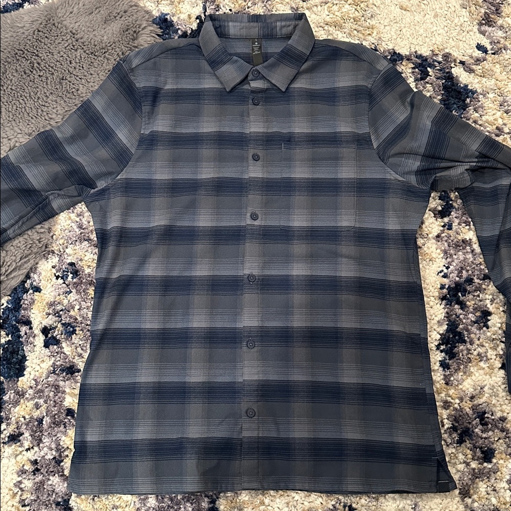 Lululemon Athletica Navy and Gray Plaid Shirt